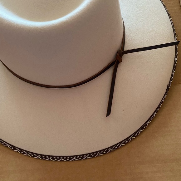 Dressed in Lala: Cream Cowboy Hat - Picture 3 of 4